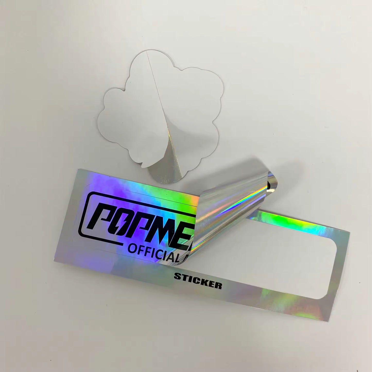 Autocollants en PVC auto-adhésifs personnalisés, autocollants en vinyle découpés, impression imperméable, logo de dessin animé mignon, autocollants personnalisés