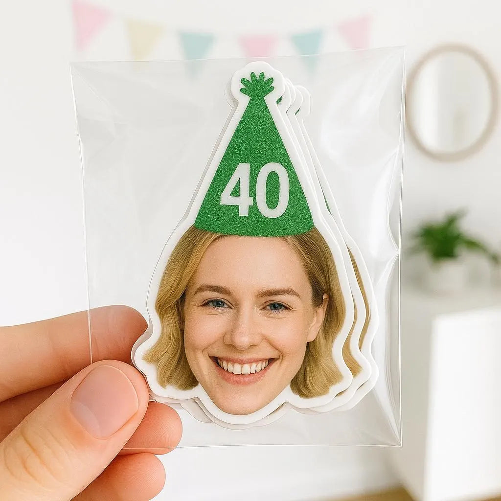 Venta al por mayor de pegatinas autoadhesivas de PVC, pegatinas de vinilo troqueladas personalizadas, impresión impermeable, pegatinas con logotipos de dibujos animados lindos, personalizadas.