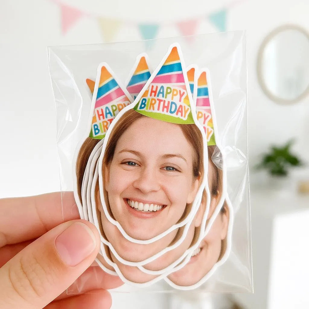 Venta al por mayor de pegatinas autoadhesivas de PVC, pegatinas de vinilo troqueladas personalizadas, impresión impermeable, pegatinas con logotipos de dibujos animados lindos, personalizadas. 